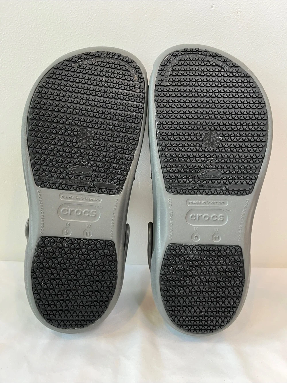 Crocs Bistro Work Clogs Charcoal Dark Gray Slip Resistant Mens M9 W11 10075